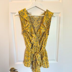 Body flattering blouse with ruffles